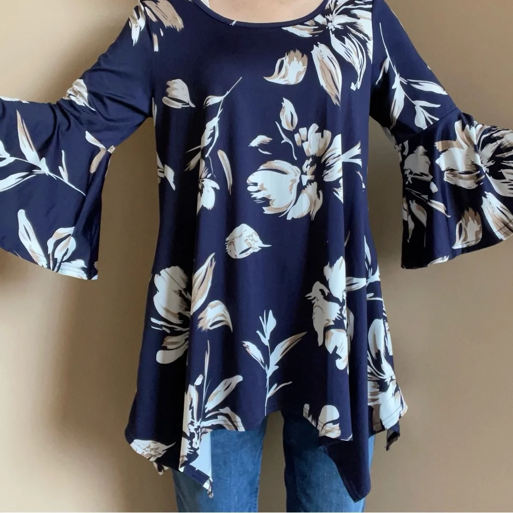 Floral Tunic, Flowy Bell Sleeves - Picture 3 of 9